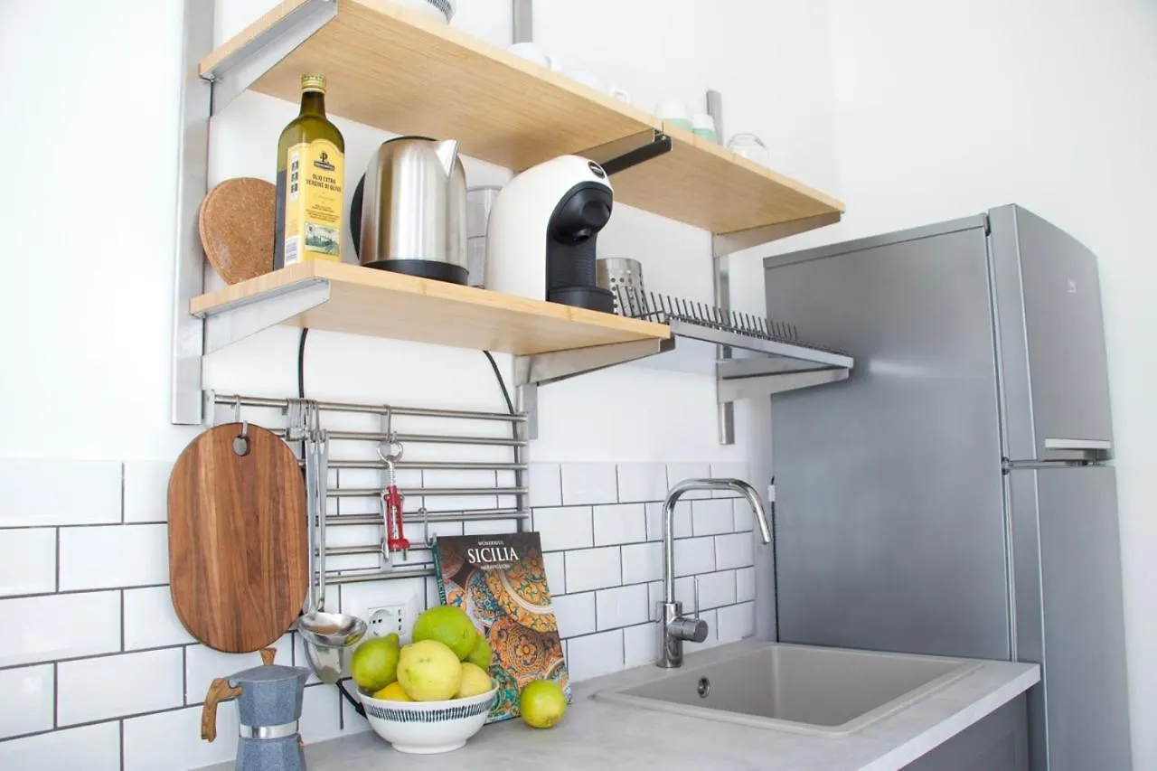 Apartment With Kitchen Balcony And Ac Palermo Italy